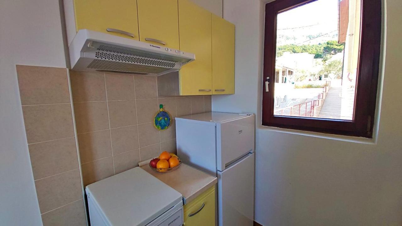Apartment Roscic Omis Bagian luar foto